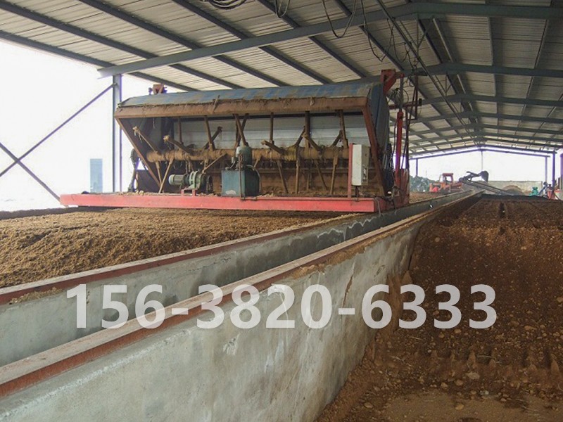 有機(jī)肥發(fā)酵翻拋圓盤造粒現(xiàn)場(chǎng)