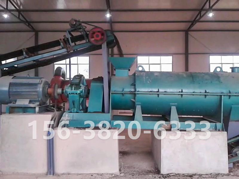 視頻新型有機(jī)肥造粒現(xiàn)場